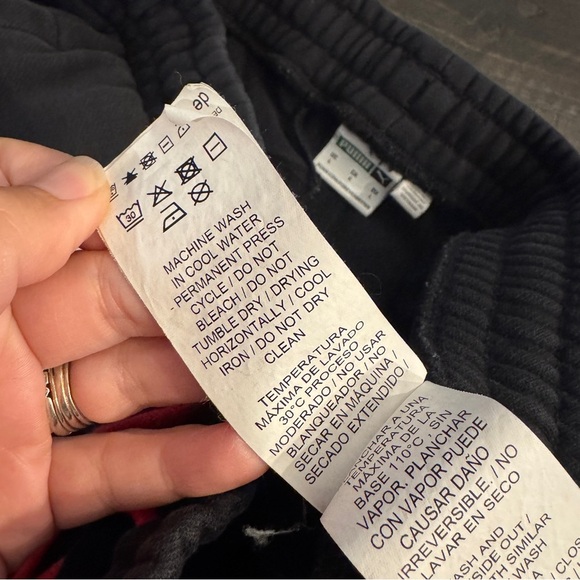 Puma Men’s Graphic Shorts - Size Large Black, Streetwear, Casual, Trendy, Unique - Picture 4 of 5